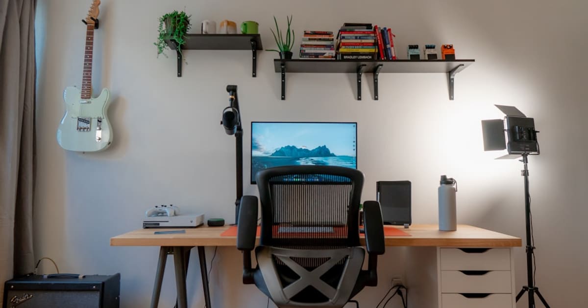 What Do I Need to Start Streaming (2026): Seven Things That Make You Watchable for About $394